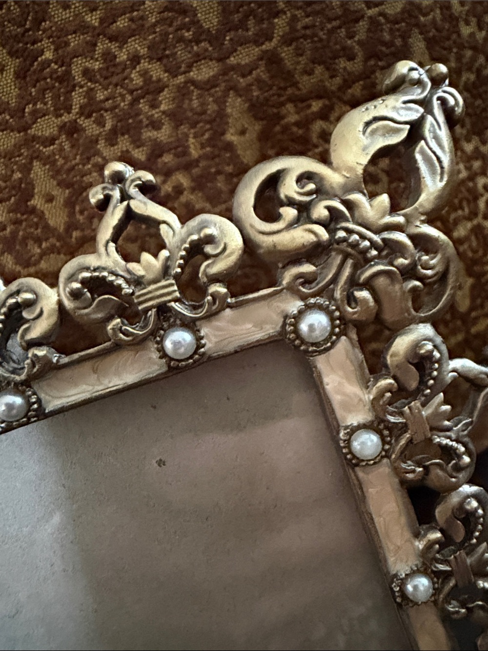 Ornate Brass toned Decorative Photo Frame - Enamel, for 4”x6” picture Vintage - Picture 7 of 12